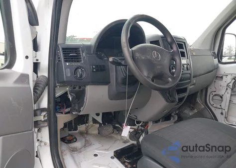 2016 Mercedes-Benz Sprinter 2500 High Roof/High Roof from USA, damaged, VIN WD3PE8DD3GP246161